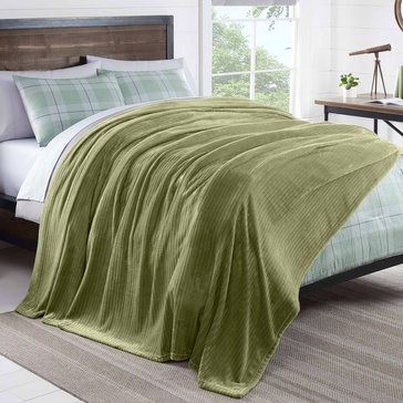 IZOD Ribbed Plush Blanket